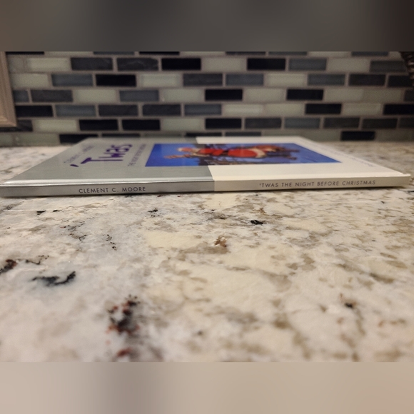 'Twas The Night Before Christmas Book featuring a Coca-Cola Santa Tribute - Picture 4 of 5